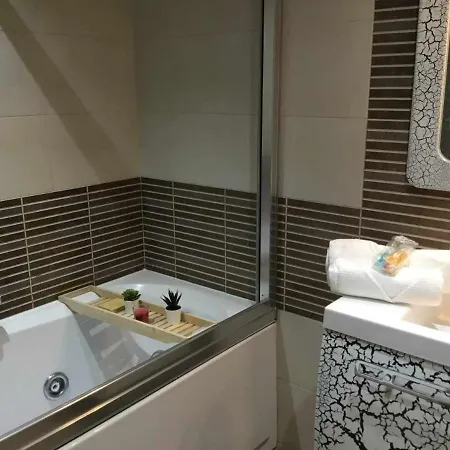 Gran Piso Alto Luzdiseno Centrico Con Garaje דירה