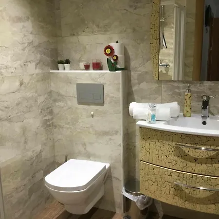 Gran Piso Alto Luzdiseno Centrico Con Garaje דירה