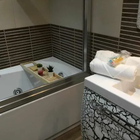 Gran Piso Alto Luzdiseno Centrico Con Garaje * León