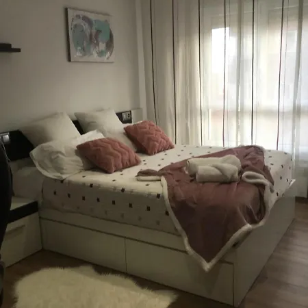 Gran Piso Alto Luzdiseno Centrico Con Garaje * León