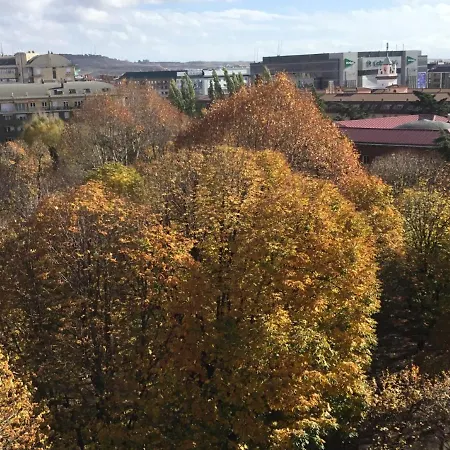 דירה Gran Piso Alto Luzdiseno Centrico Con Garaje לאון