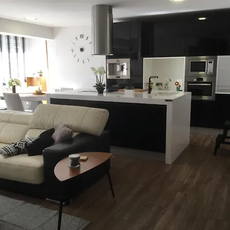 Gran Piso Alto Luzdiseno Centrico Con Garaje דירה