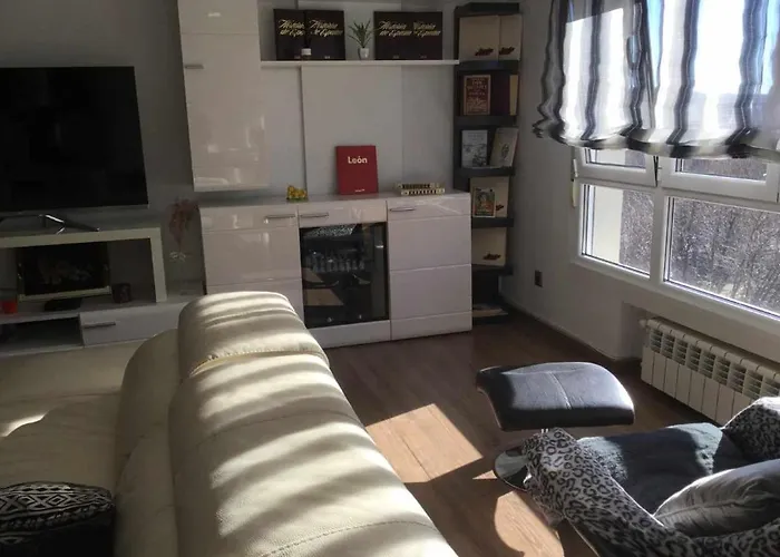 Lägenhet Gran Piso Alto Luzdiseno Centrico Con Garaje León