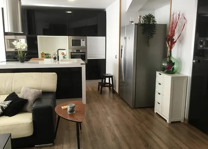 Gran Piso Alto Luzdiseno Centrico Con Garaje Lägenhet León