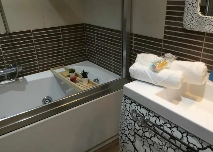 Gran Piso Alto Luzdiseno Centrico Con Garaje * León