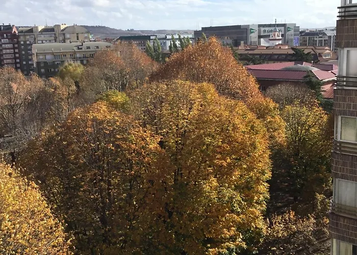 Lägenhet Gran Piso Alto Luzdiseno Centrico Con Garaje León